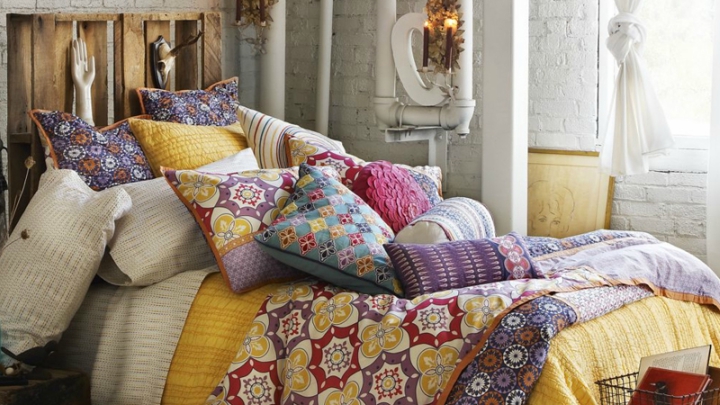 Bedroom with bohemian style