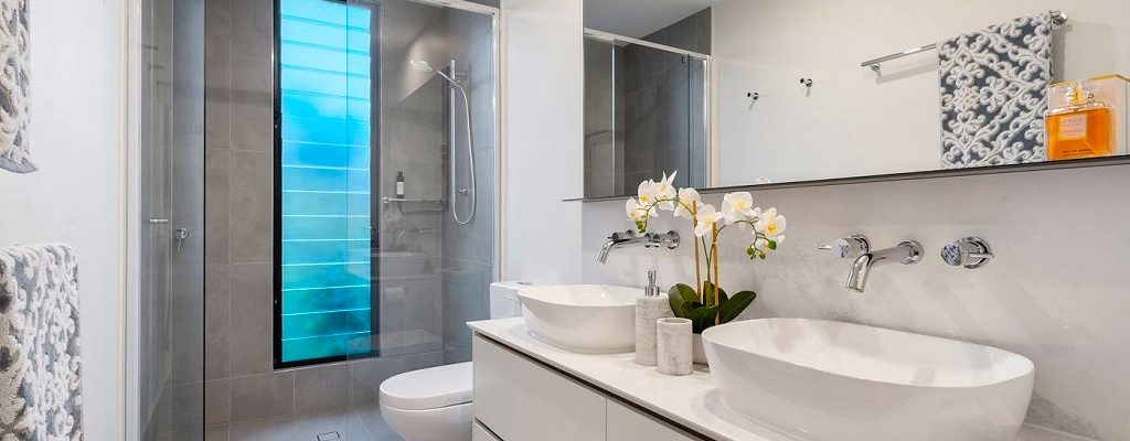 In what order should you renovate a bathroom