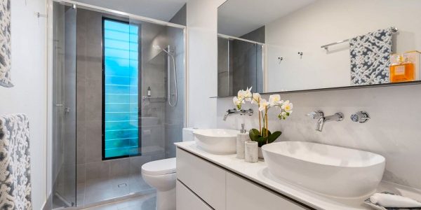 In what order should you renovate a bathroom