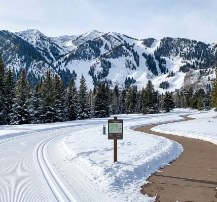 Discover the best Aspen neighborhood for year-round living. Compare local amenities, home styles, and community vibes to find your ideal full-time home.